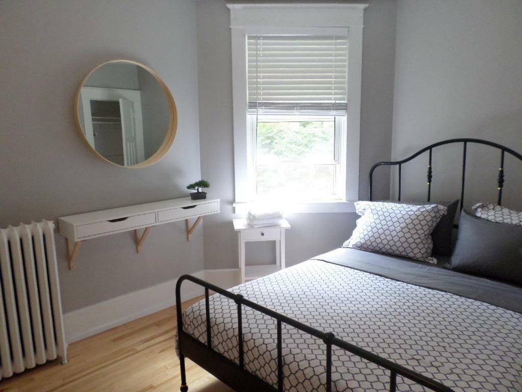 Beautiful, Clean, Quiet 2 Br-In Downtown Ottawa. Parking, Wifi And Netflix Includedアパートメント エクステリア 写真